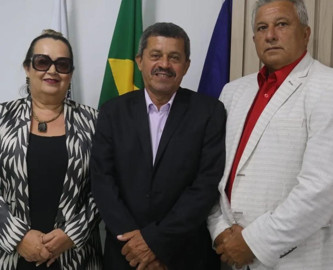 Câmara empossa Mesa Diretora para Biênio 2023-2024